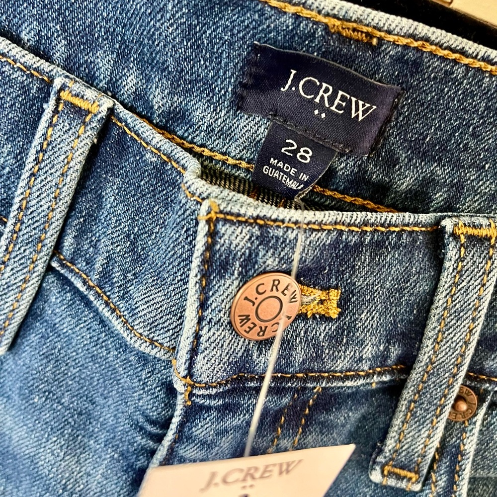 J. Crew High Rise Rolled Cuff Denim Shorts‎ Size 28 NWT Medium Wash Jean Shorts - Picture 2 of 8